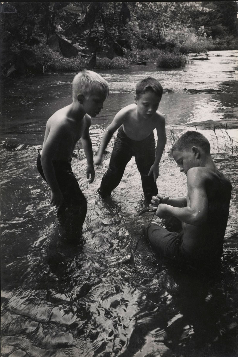 Three boys fishing (Три ловящих рыбу мальчика), 1950s