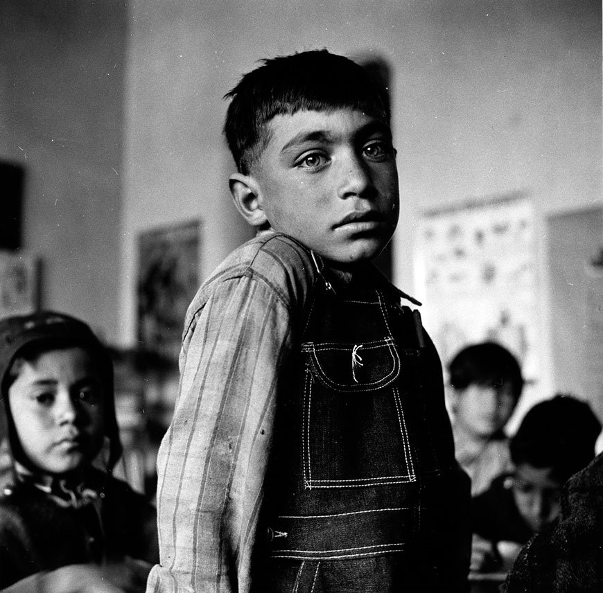 Hispanic boy in the grade school (Мальчик-латинос в начальной школе), 1943