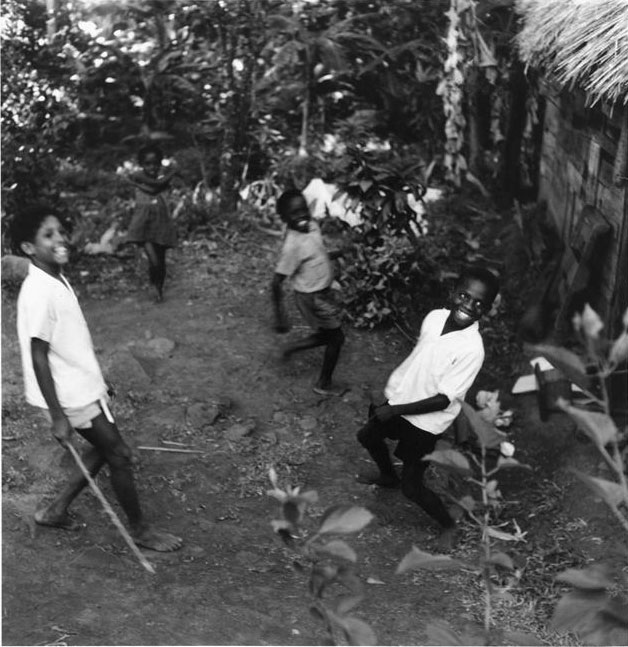 Enfants jouant. Haiti (Играющие дети, Гаити), 1958