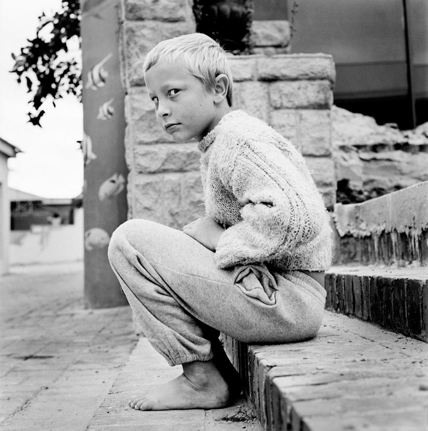 Richard Schoeman, 8 Years Old, on the Steps (Ричард Шоеман (8) на ступенях)