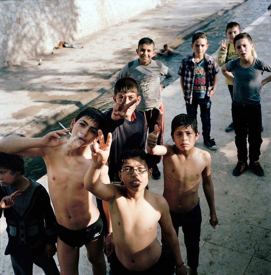 Swimmers in Aleppo-park (Купающиеся в Алеппо-парке)