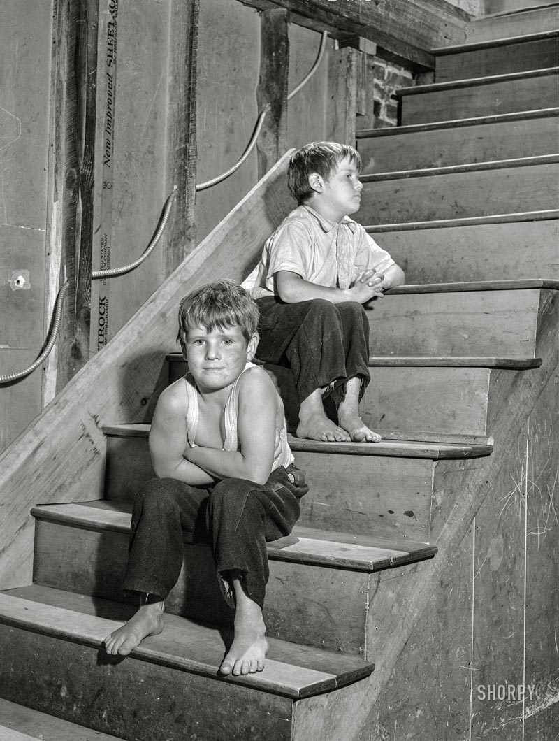 Two of the children of Warren Franklin, FSA client (Двое детей Уоррена Франклина, клиента АЗФХ), August 1941