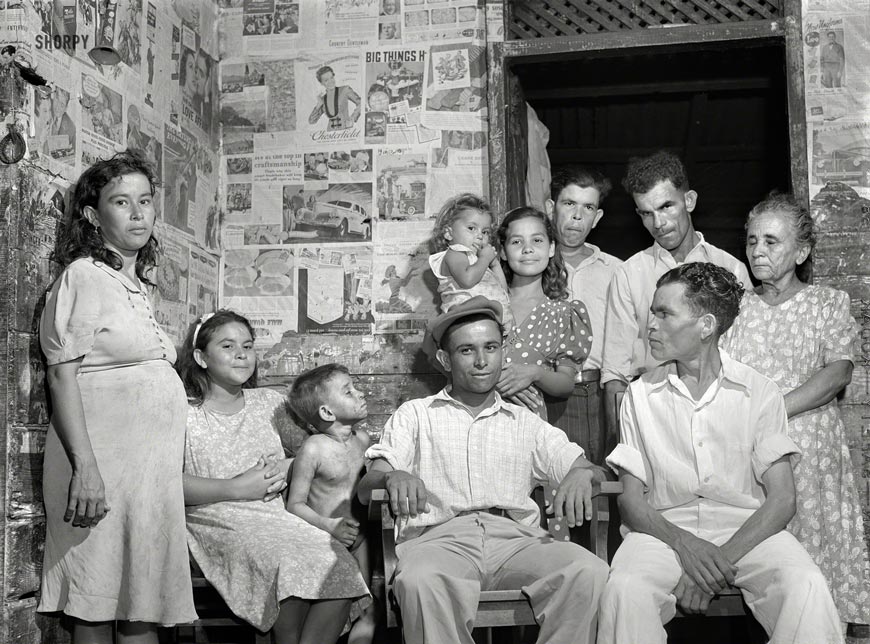 Family of a sugar worker living in one of the company houses behind the mill (Семья работника сахарного завода, живущего в одном из домов компании позади завода), Jan.1942