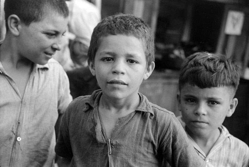 Untitled / Children who were begging for pennies in the market (Без названия / Дети, попрошайничающие на рынке), Jan.1942