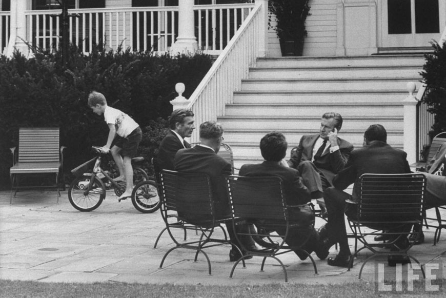 The New York mayor's son rides his bike (Сын мэра Нью-Йорка на велосипеде), 1968