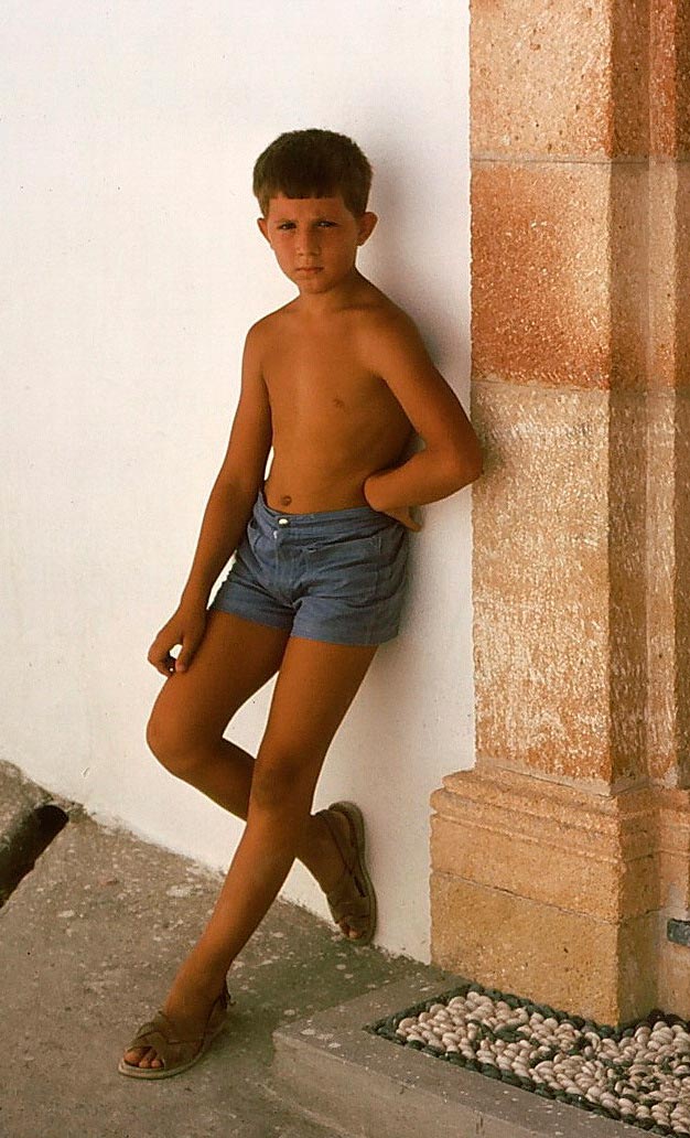 Boy in shorts (Мальчик в шортах), 1975