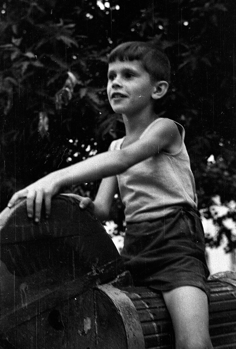 В Детском городке ЦПКиО (On the playground in the park), 1939