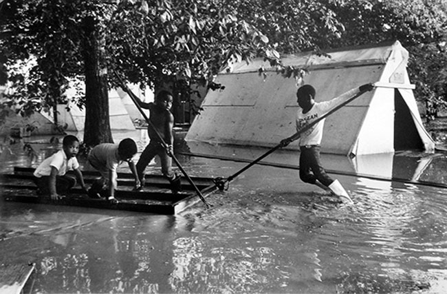 Raft In Swamp (Сплав во время наводнения), 1968