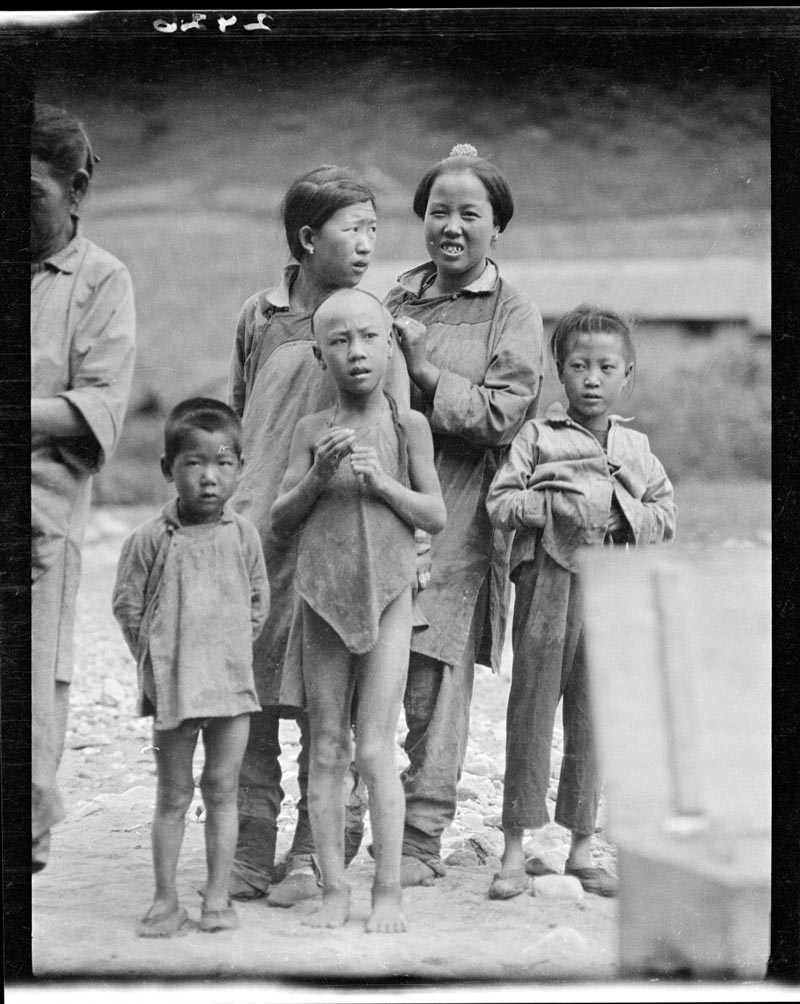Spectators / women, children (Зрители / женщины, дети), 1924-1927