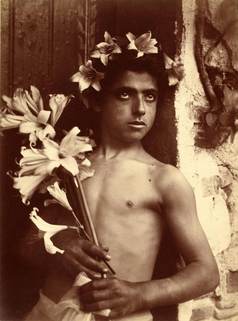 [Boy with lillies / Мальчик с лилиями], 1890-1914