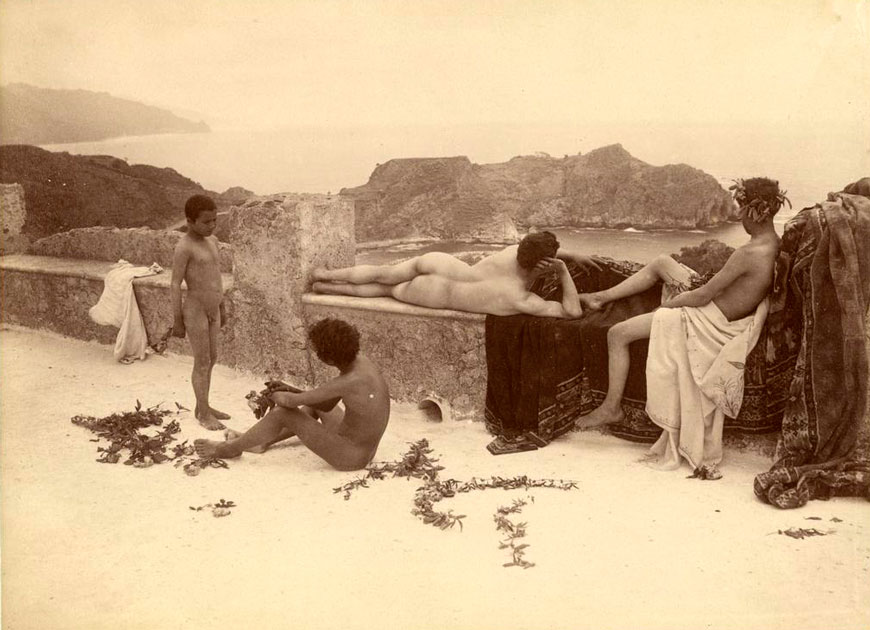 [Four nude boys lounging / Четверо нагих праздных мальчика], 1890-1914