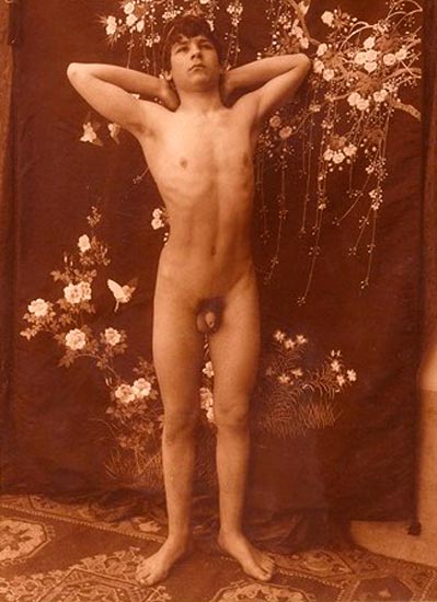 Nude boy with raised arms (Обнаженный мальчик с поднятыми руками), c.1900