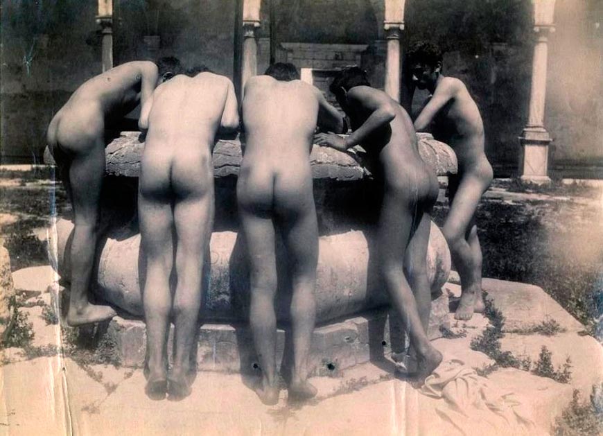 Young naked boys at the fountain (Голые мальчики у фонтана), c.1900