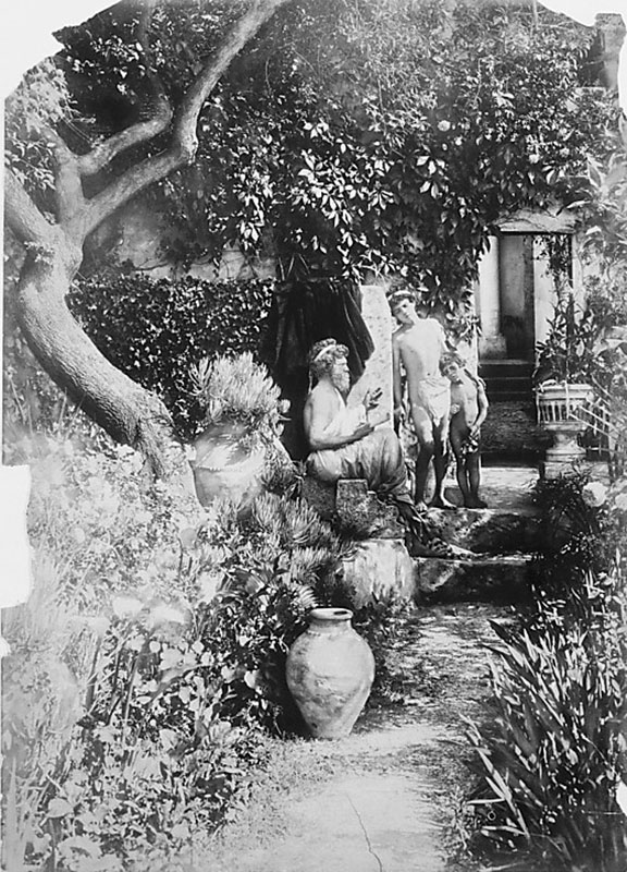 Man and Two Youths in Grecian Costume in a Garden (Мужчина и двое юношей в греческих костюмах в саду), 1900s