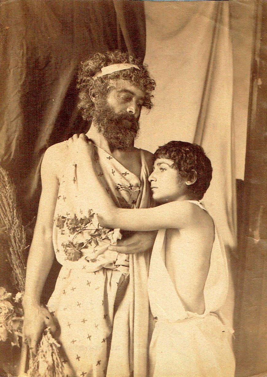 Scene with two people dressed with Grecian garbs (Сцена с двумя людьми в греческих одеждах)