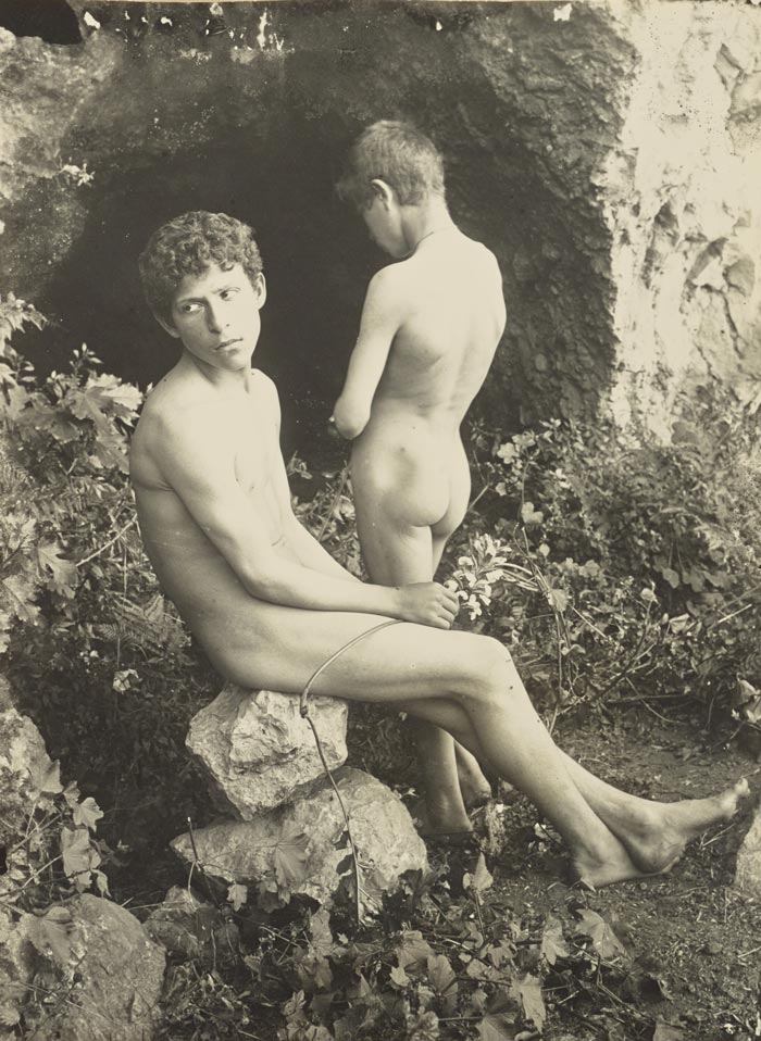 [Two nude youths / Двое голых юношей], 1890-1900