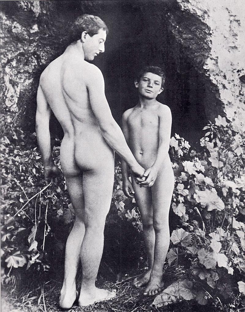 Giovane (di schiena) e bambino all'imbocco di una grotta (Юноша (со спины) и ребенок у входа в грот), 1890s