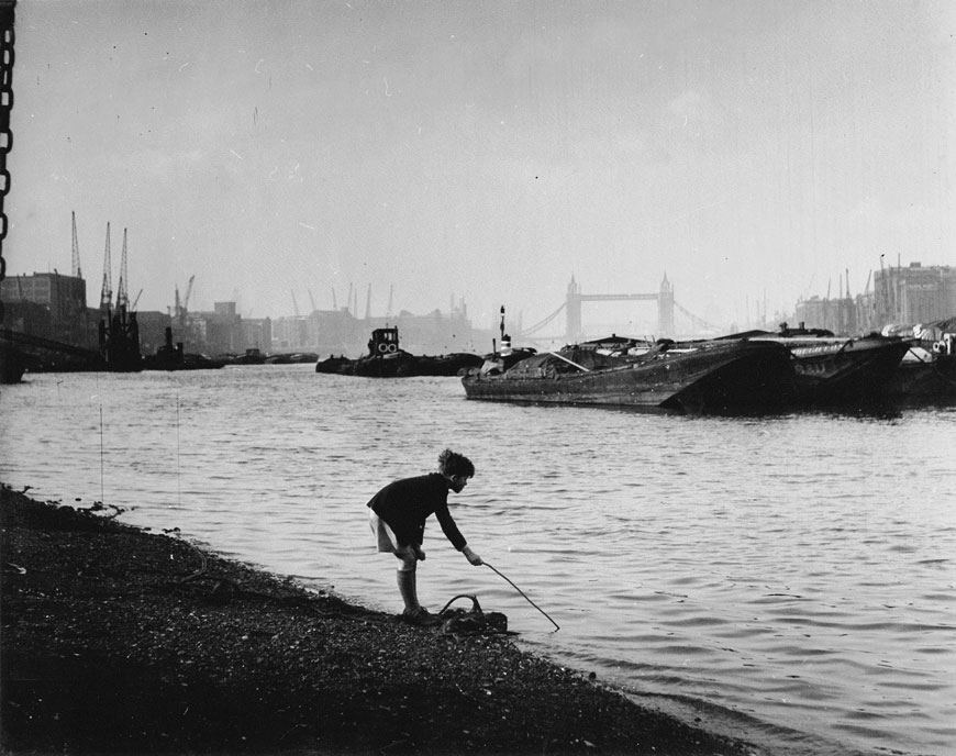 Pool of London (Лондонская гавань), 1949