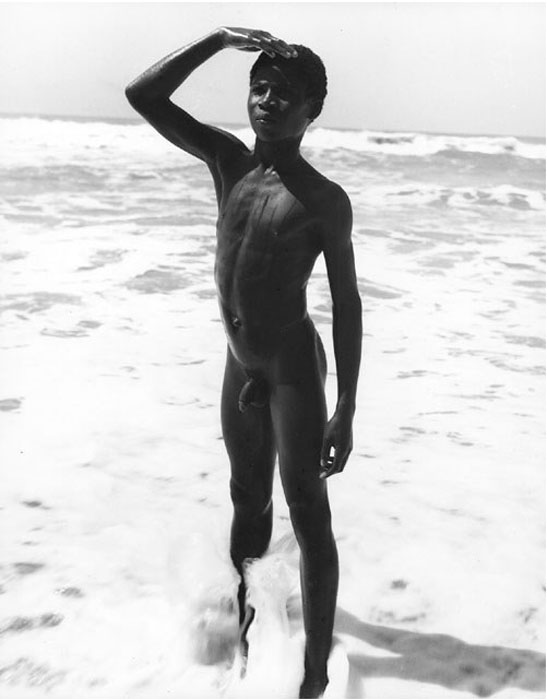 Nude black boy in the ocean (Нагой чёрнокожий мальчик в океане), 1950s