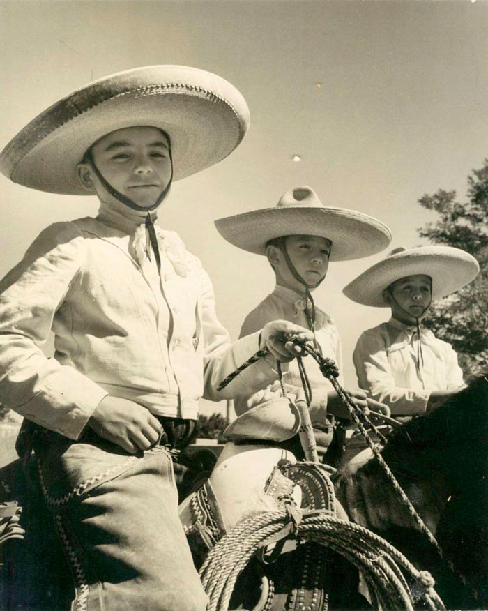 Young Mexico at Peace (Юная Мексика за мир), 1943