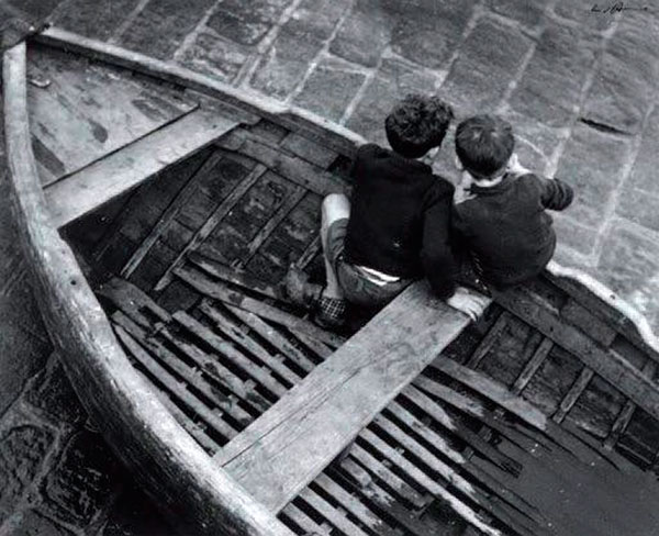 Enfants dans une barque (Дети в лодке), c.1950