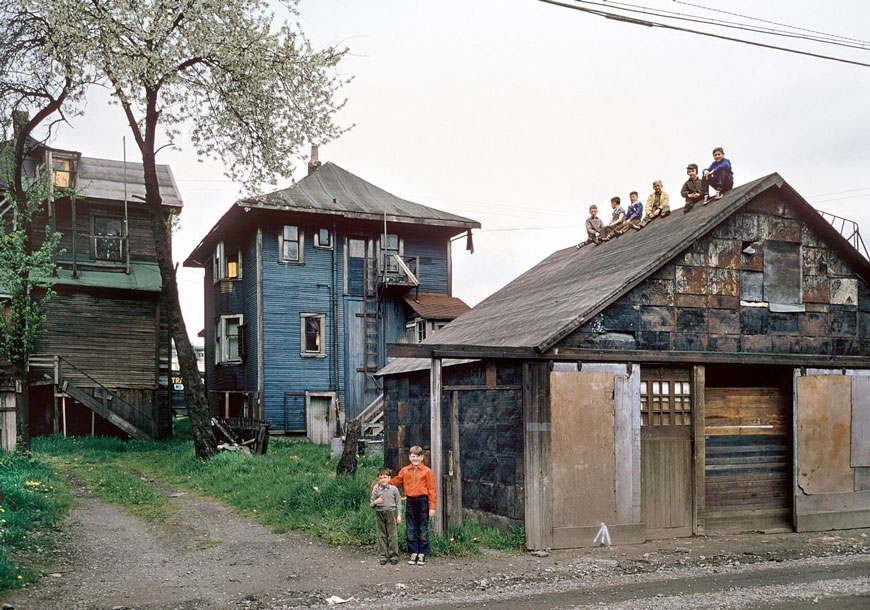 Boys on Shed (Мальчишки на сарае), 1962