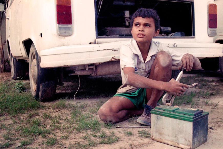 Leonel, fixing my Combi (Леонел, чинящий мой фургон), 1990