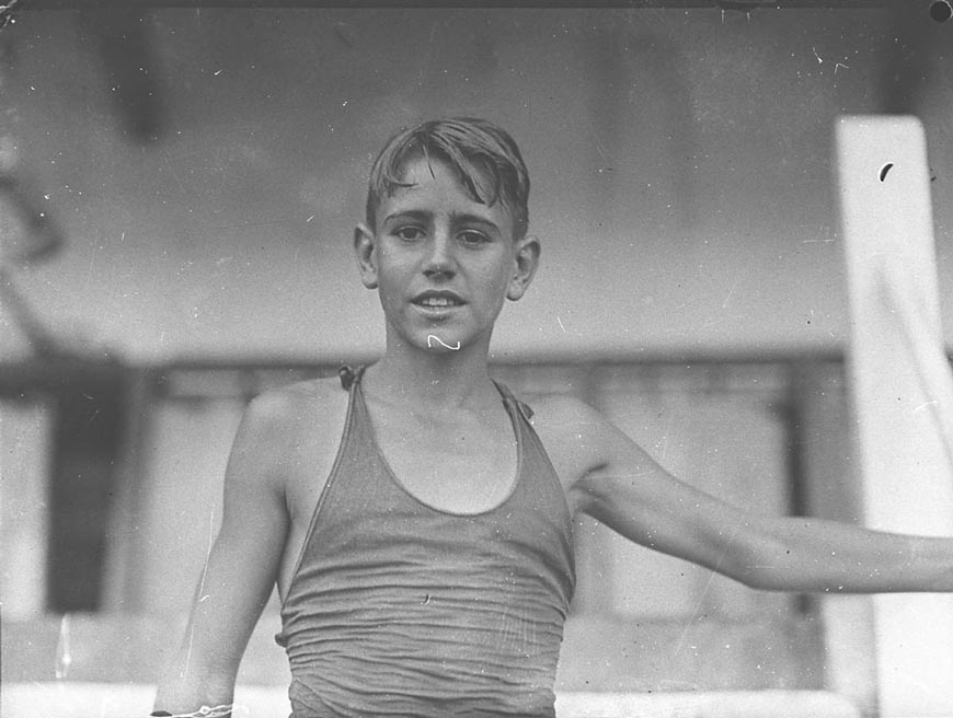 Portrait of a young boy swimmer (Портрет юного пловца), 1935