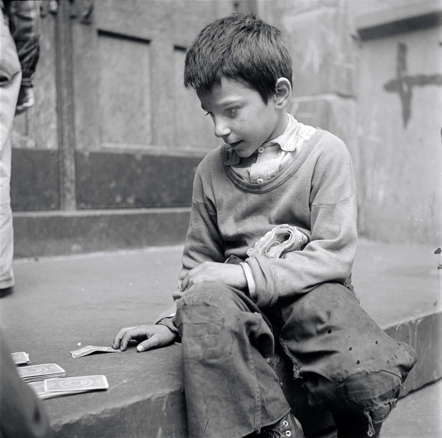 Boy playing cards (Мальчик, играющий в карты), 1940-1979