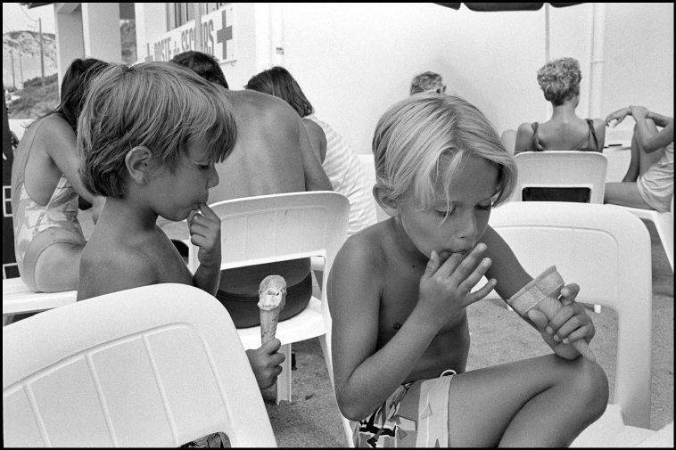 Brothers with ice cream (Братья с мороженым), 1987