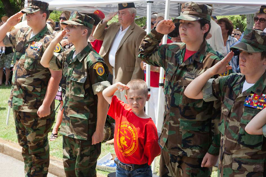 Memorial Day services and military commemoration, Maple Hill Cemetery (День памяти и поминовения. Кладбище Мейпл Хилл), 2012