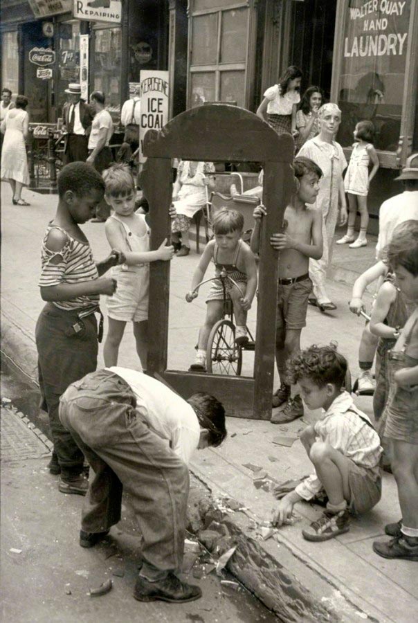 Broken mirror (Разбитое зеркало), New York, ca.1940