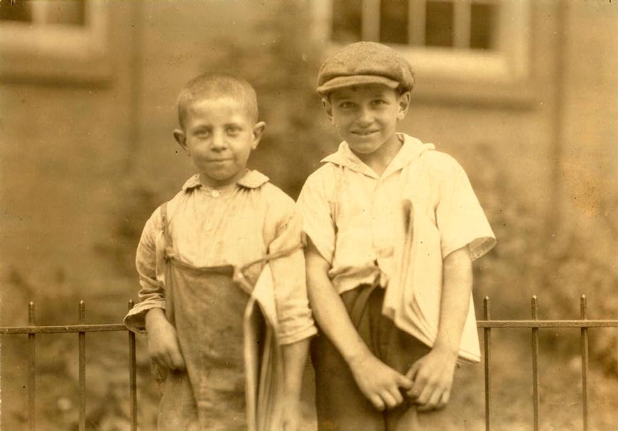 Two of the youngest newsboys (Два самых юных продавца газет), 25 August 1924