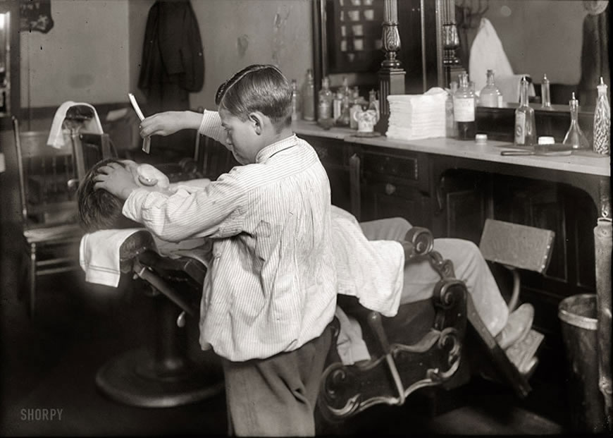 Boy Barber (Мальчик-парихмахер), 1917