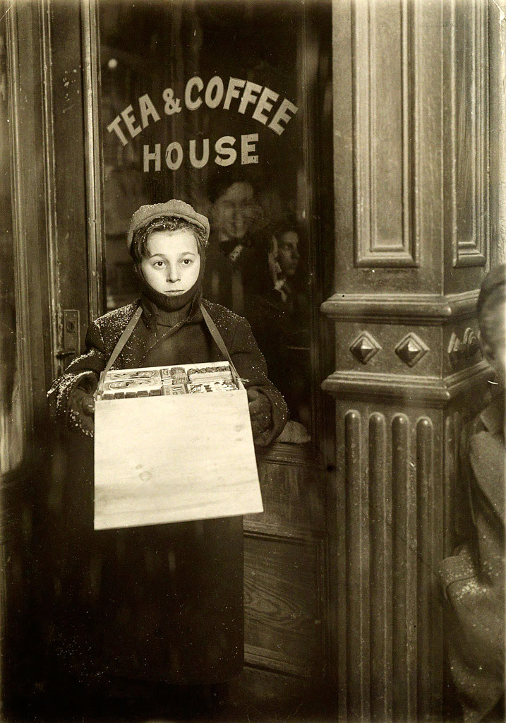 Boy vendor, winter (Мальчик-продавец, зима), 1908