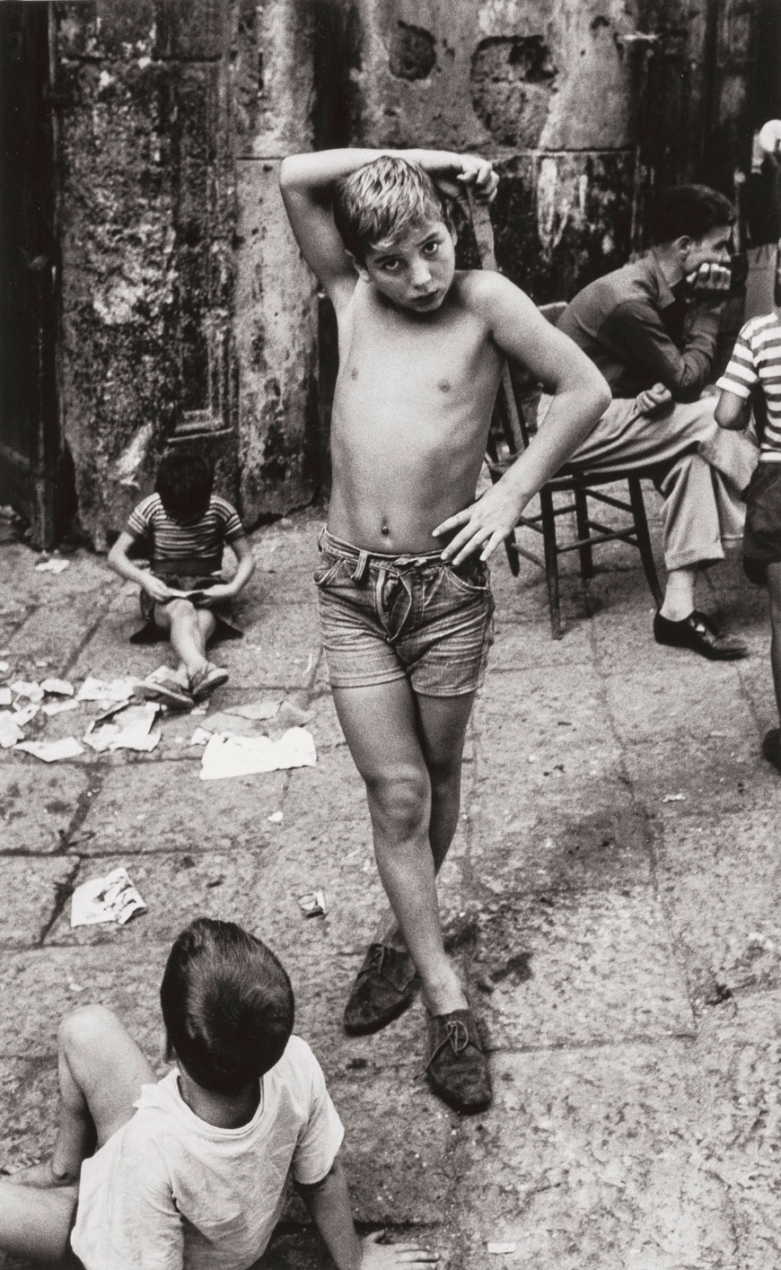 Gennaro Barattolo, age twelve, in the Pallonetto of Santa Lucia (Джинаро Бартолло, 12 лет, площадь святой Лусии, Неаполь), 1961 Naples, Italy