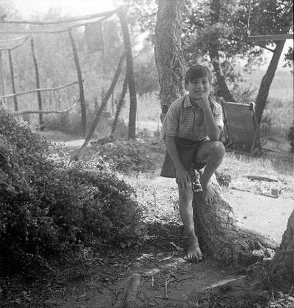 Enfants. Portrait d'un jeune garçon (Дети. Портрет мальчика), c.1940