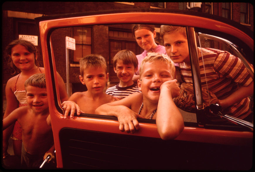 Youngsters in 'Over the Rhine' Residential Neighborhood North of the Business District. They Want the Photographer to Take 'Just One More' Picture (Молодежь из района 'Over-the-Rhine в Северном округе'. Они хотят, чтобы фотограф сделал ещё одну картинку), 09.1973