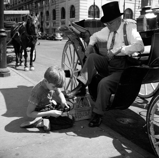 Untitled / Boy Shining Shoes (Без названия / Мальчик, чистящий обувь), July 1952