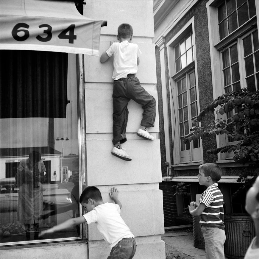 Untitled / Boys Climbing (Без названия / Карабкающиеся мальчики), 1960s