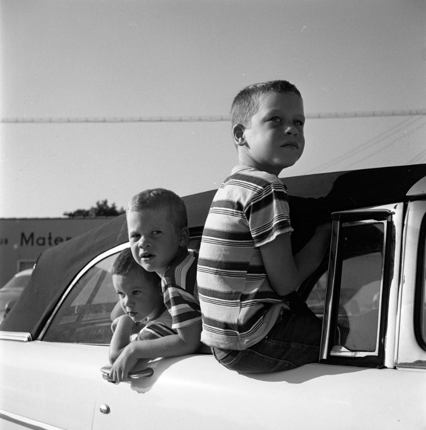 Untitled / Three Boys in a Car (Без названия / Три мальчика в машине)