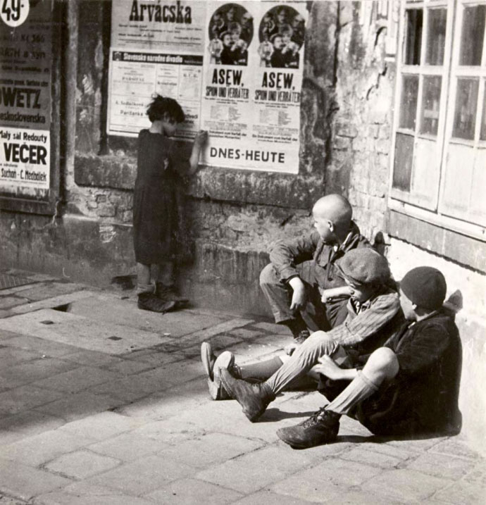 Árvácska [The Sun Also Shines for the Poor] - Солнце светит также и бедным, 1936