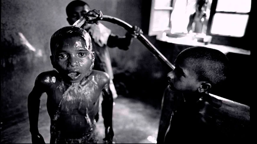 Bathing Boys, Mother Teresa’s Missionaries of Charity (Купающиеся мальчики, Благотворительная миссия Матери Терезы), 1980