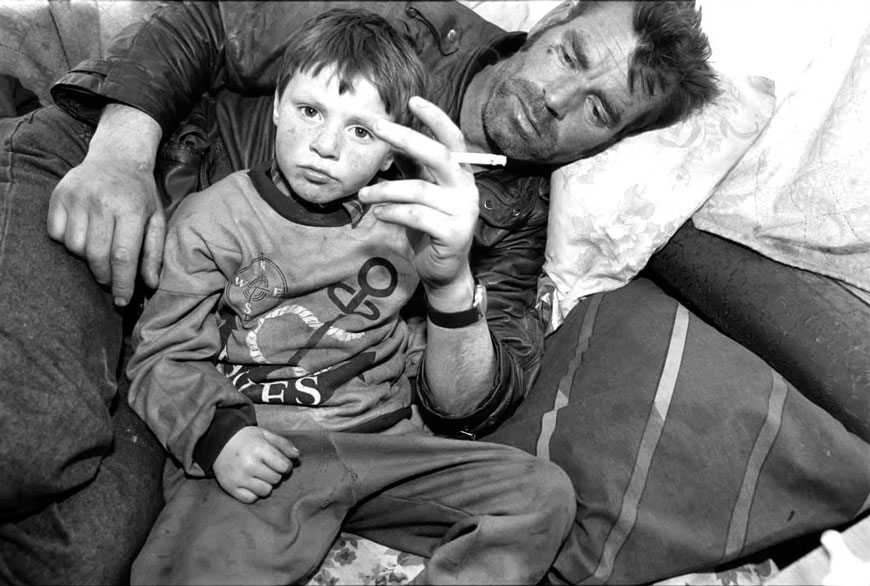 Smoking Father with His Son (Курящий отец с сыном), 1991