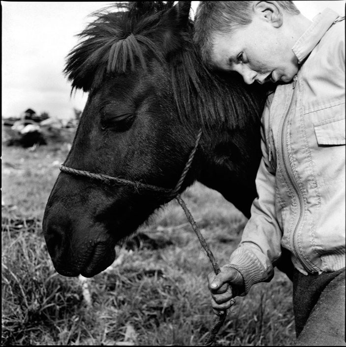 Thomas Joyce with his pony (Томас Джойс со своим пони), 1991