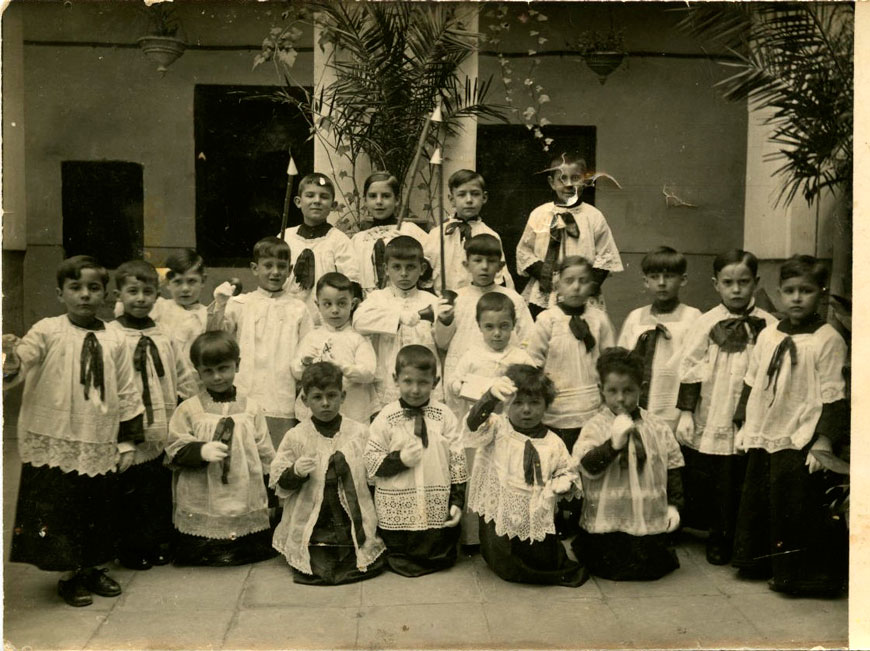 Su hijo Pedro en el Colegio de la Inmaculada Concepción (Сын фотографа Педро в Колледже Непорочного Зачатия)