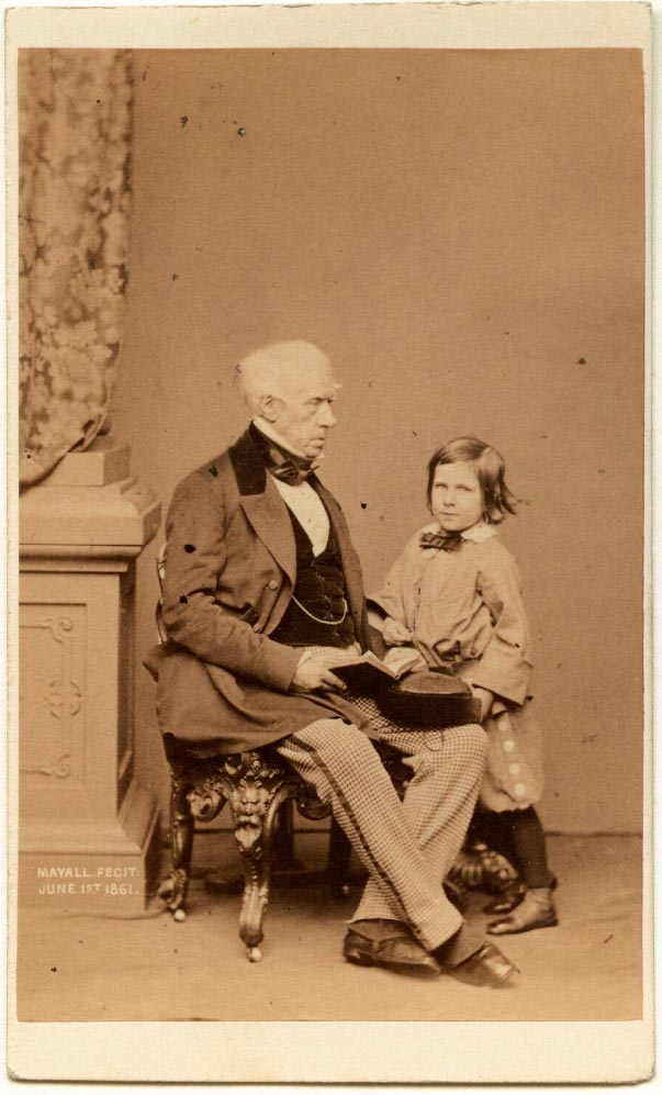 Henry Brougham, 1st Baron Brougham and Vaux with his nephew (Генри Брум, первый барон Брум и Во с племянником), 1861