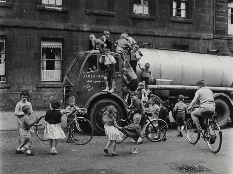 Boys on a Lorry (Мальчишки на грузовике), 1956