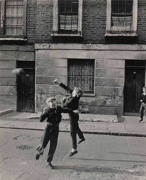 Footballer punching (Отбивающий футболист), 1956