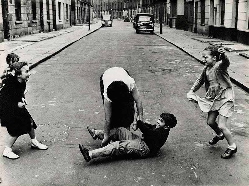 Girls and a Boy (Девочки и мальчик), 1957